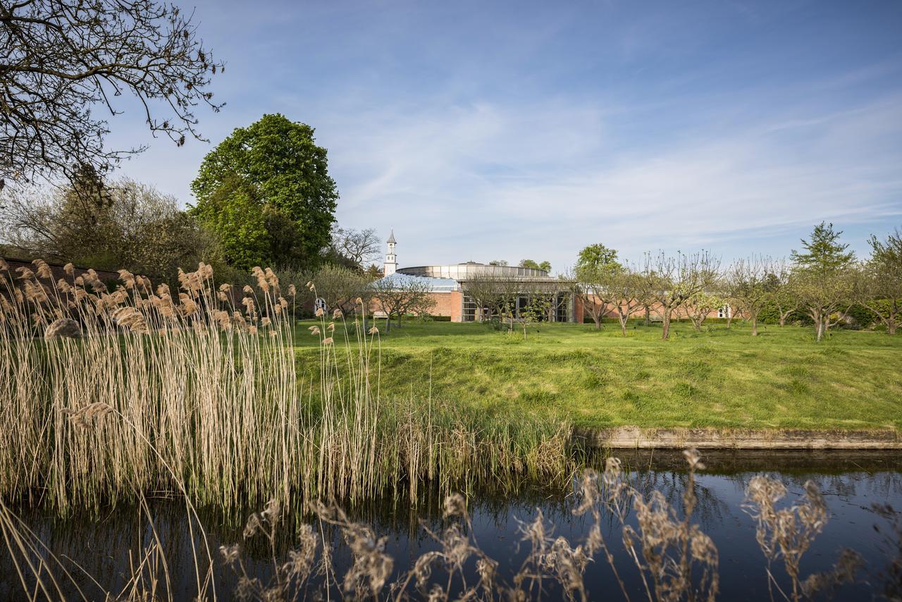 Hinxton Hall Hotel And Conference Centre Exterior foto