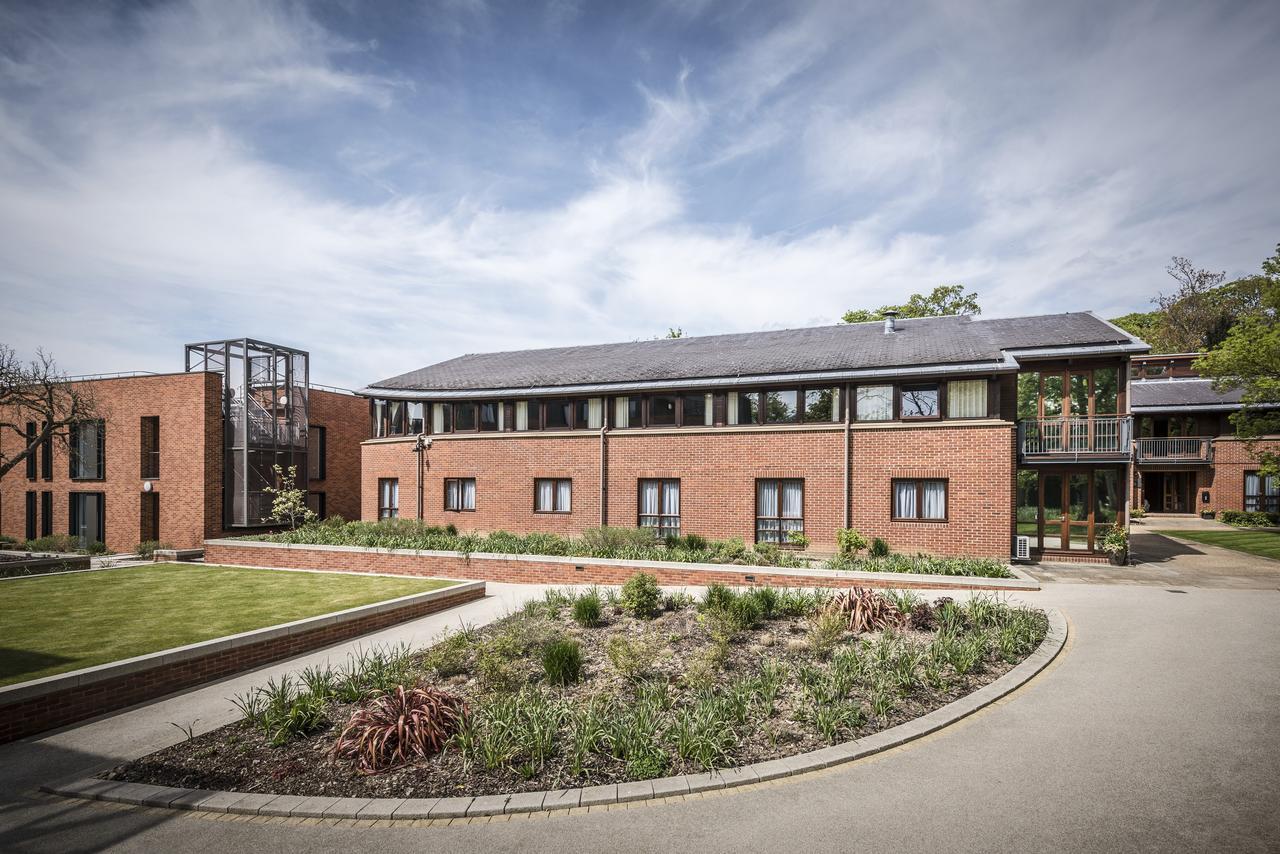 Hinxton Hall Hotel And Conference Centre Exterior foto